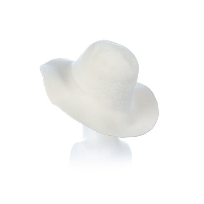 Millinery Supplies UK Off White Velour Peachbloom Flare